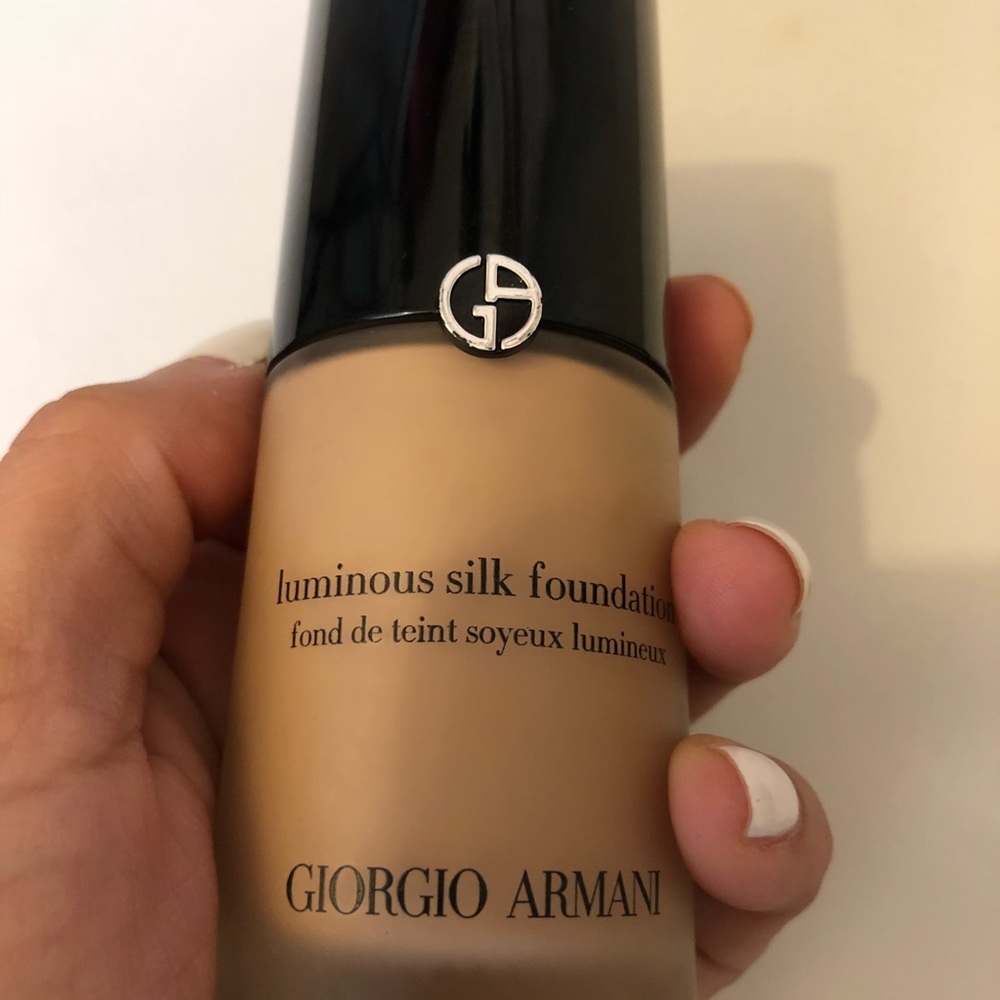 Giorgio Armani luminous silk foundation